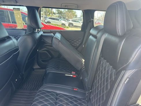 Used 2024 Mitsubishi Outlander SEL Black Edition image 28