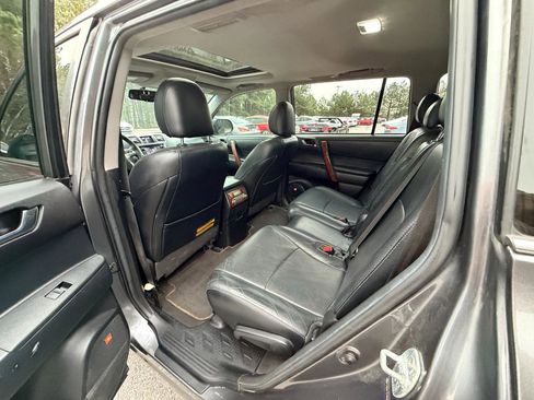 Used 2013 Toyota Highlander Limited image 10