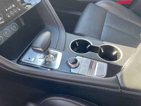 Used 2025 Genesis G70 2.5T image 41