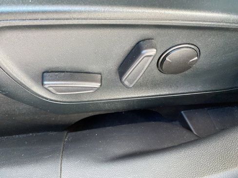 Certified 2022 Ford Escape SE w/ SE Sport Appearance Package image 33