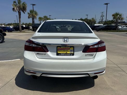 Used 2017 Honda Accord Sport Special Edition image 6