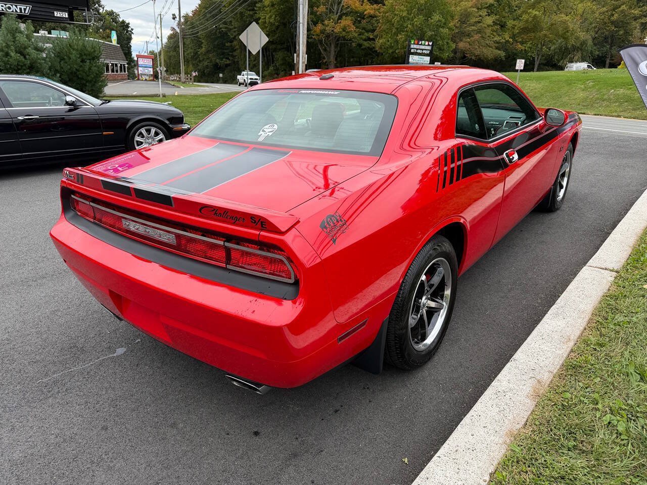 Used 2010 Dodge Challenger SE RWD image 6