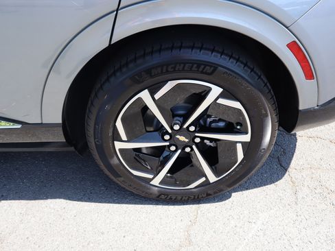 Used 2025 Chevrolet Equinox EV LT FWD image 37