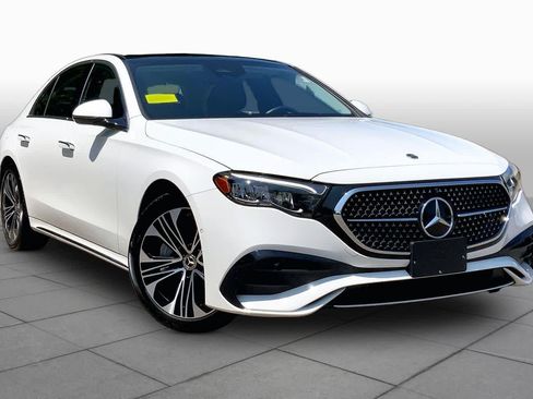 Used 2025 Mercedes-Benz E 450 4MATIC Sedan image 3