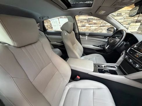 Used 2019 Honda Accord Touring image 17