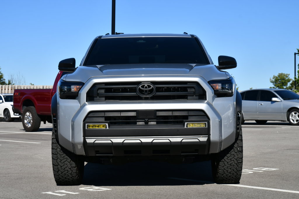 Used 2025 Toyota 4Runner SR5 AWD/4WD image 3