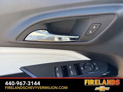 Certified 2025 Chevrolet Trax LT w/ LT Convenience Package image 14