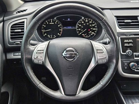 Used 2017 Nissan Altima 2.5 SL w/ Moonroof Package FWD image 18