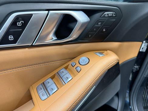 Used 2023 BMW X7 xDrive40i w/ Premium Package image 23