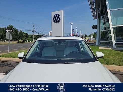 Certified 2021 Volkswagen Tiguan SE w/ Panoramic Sunroof Package AWD/4WD image 23