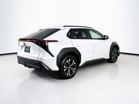 Used 2023 Toyota bZ4X XLE w/ Weather Package image 9