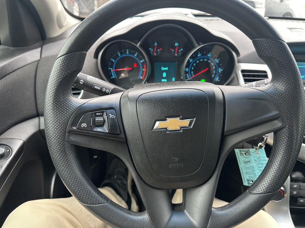 Used 2011 Chevrolet Cruze LT FWD image 18