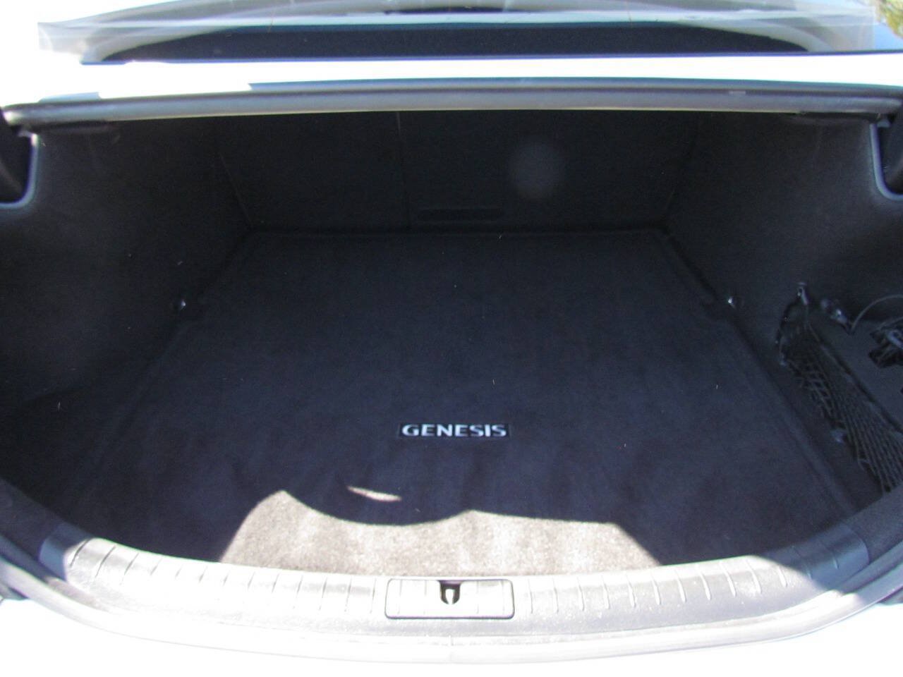 Used 2019 Genesis G70 2.0T Advanced RWD image 14
