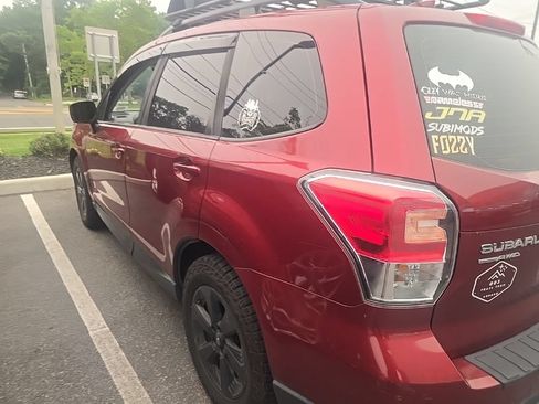 Used 2018 Subaru Forester 2.5i w/ Alloy Wheel Package AWD/4WD image 3