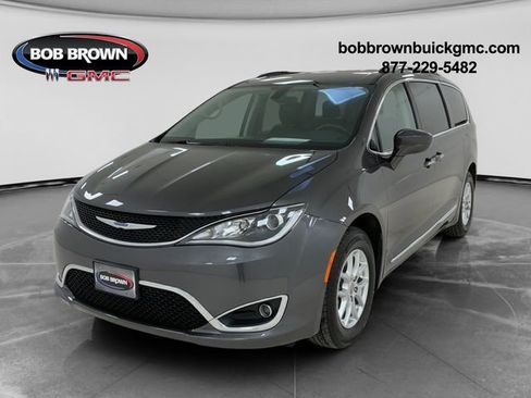 Used 2020 Chrysler Pacifica Touring-L image 7