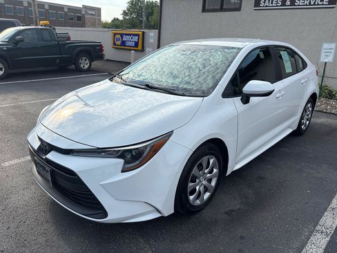 Used 2025 Toyota Corolla LE FWD image 7