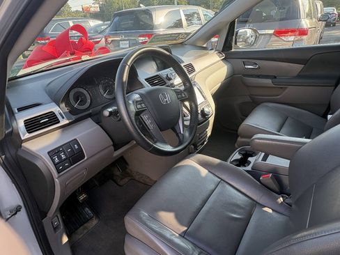 Used 2015 Honda Odyssey Touring Elite image 11