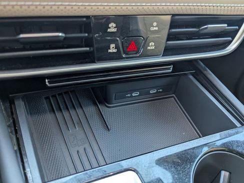 Certified 2026 Volkswagen Atlas Cross Sport SE FWD image 21