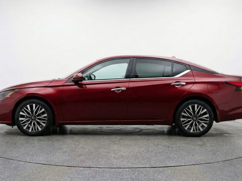 Used 2025 Nissan Altima 2.5 SV image 5
