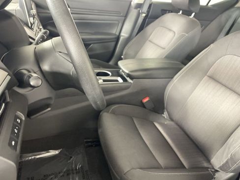 Used 2024 Nissan Altima 2.5 SV image 19