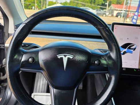 Used 2019 Tesla Model 3 image 14