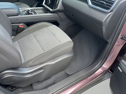 Used 2025 GMC Acadia Elevation image 16