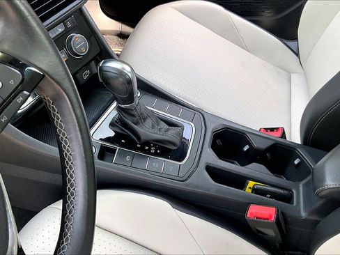 Used 2019 Volkswagen Jetta R-Line w/ R-Line Cold Weather Package FWD image 14