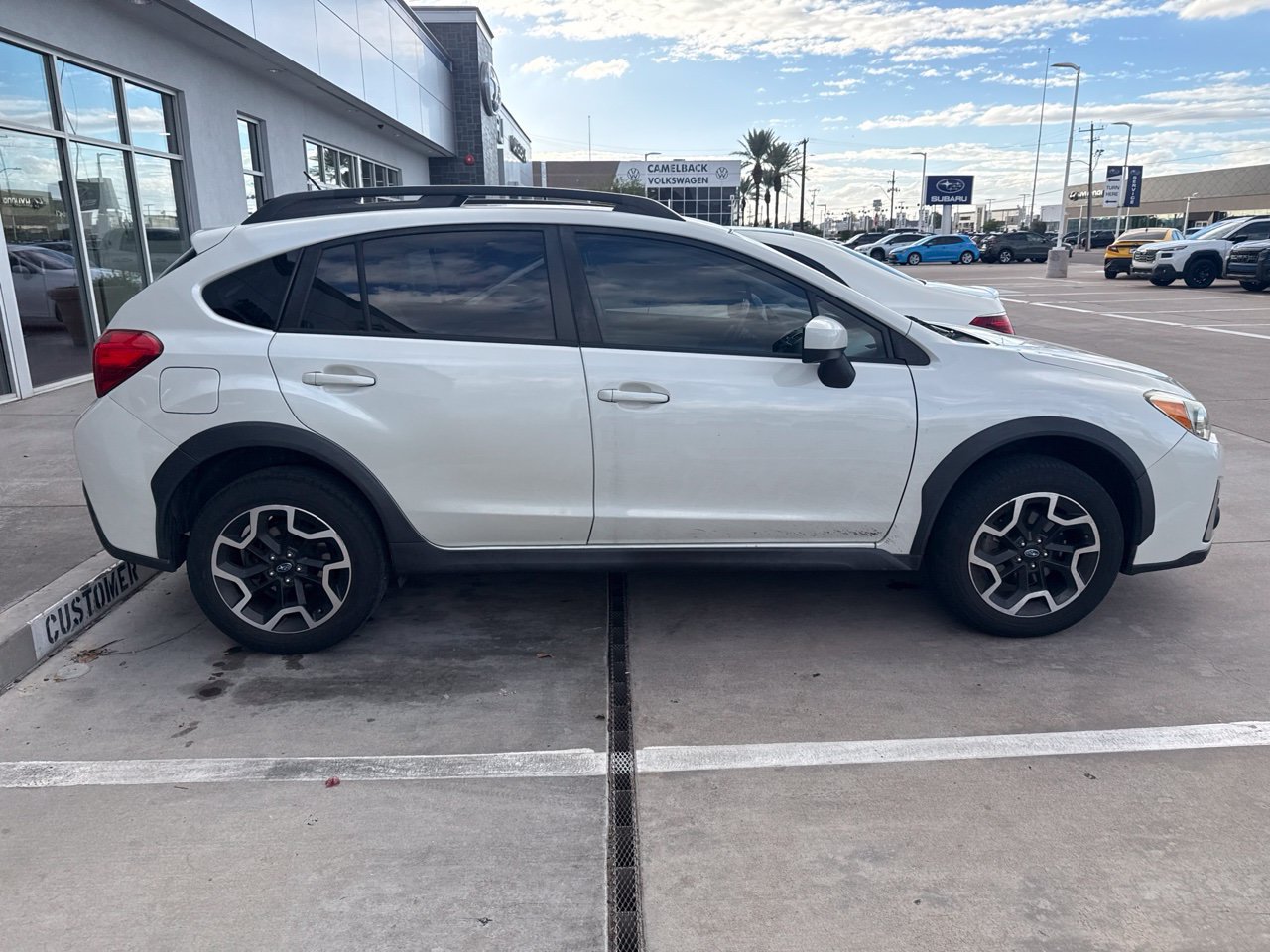 Used 2017 Subaru Crosstrek 2.0i Premium w/ Moonroof Package AWD/4WD image 11
