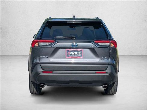 Used 2024 Toyota RAV4 XLE AWD/4WD image 7