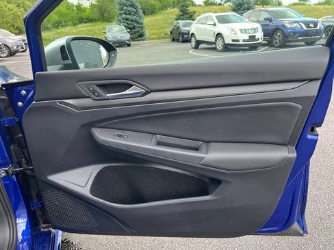Used 2022 Volkswagen Golf R AWD/4WD image 11