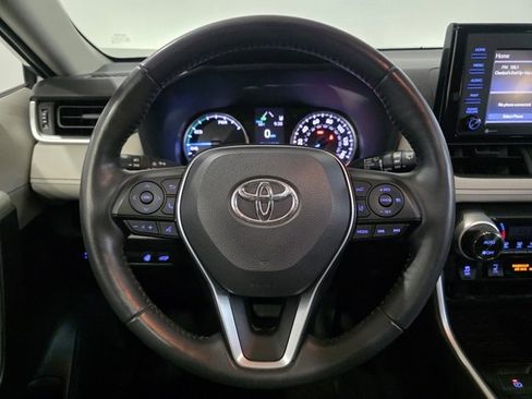 Used 2020 Toyota RAV4 XLE w/ Convenience Package image 17