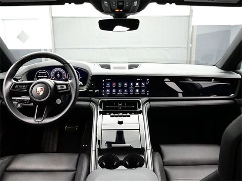 Used 2024 Porsche Panamera 4 image 20