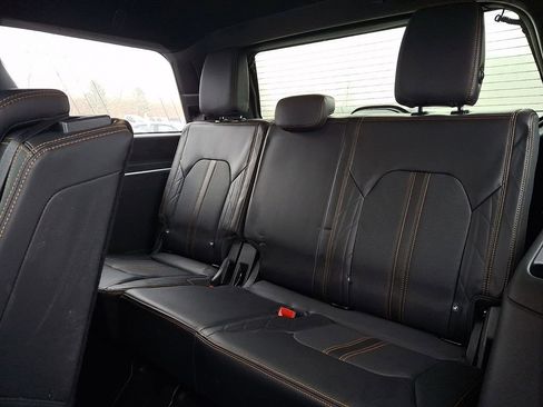 Used 2022 Ford Expedition Platinum image 14