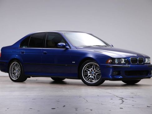 Used 2002 BMW M5 image 3