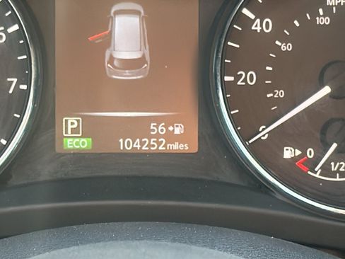 Used 2017 Nissan Rogue SL w/ SL Premium Package FWD image 30