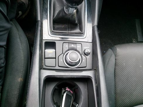 Used 2017 MAZDA MAZDA3 Sport FWD image 30