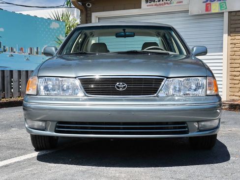 Used 1999 Toyota Avalon XLS FWD image 3