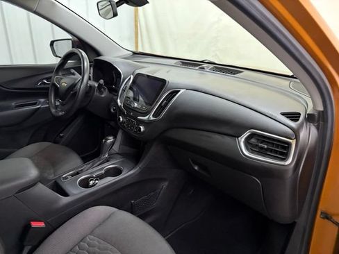 Used 2018 Chevrolet Equinox LT w/ Sun & Infotainment Package FWD image 24