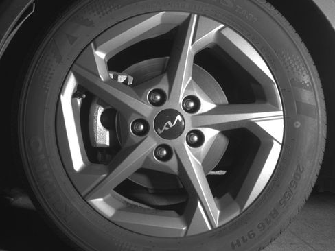 Used 2025 Kia K4 LXS FWD image 12