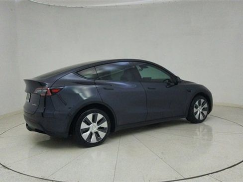 Used 2024 Tesla Model Y Long Range image 73