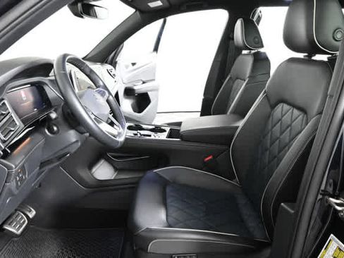 Used 2024 Volkswagen Atlas Cross Sport SEL Premium R-Line AWD/4WD image 22