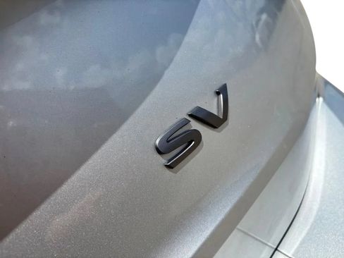 Used 2024 Nissan Rogue SV FWD image 9