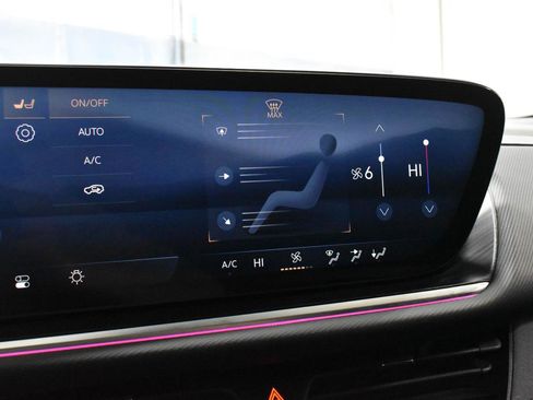 Used 2025 Buick Envision Preferred image 14