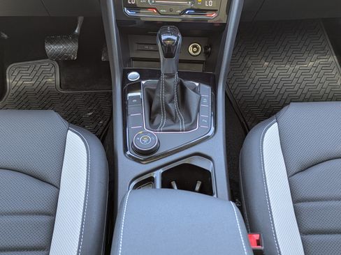 New 2026 Volkswagen Taos SEL image 19