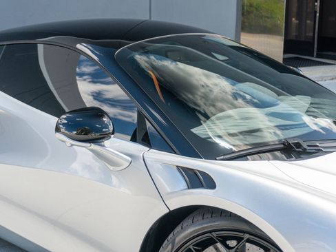 Used 2023 McLaren Artura RWD image 36