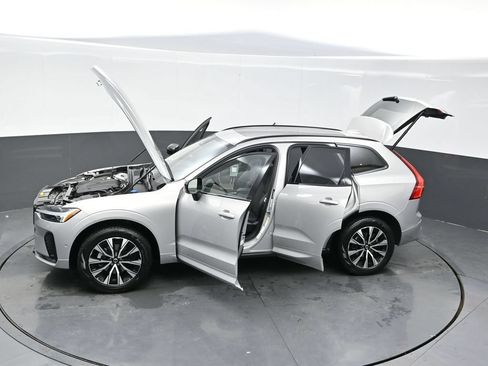 Used 2025 Volvo XC60 B5 Plus AWD/4WD image 41