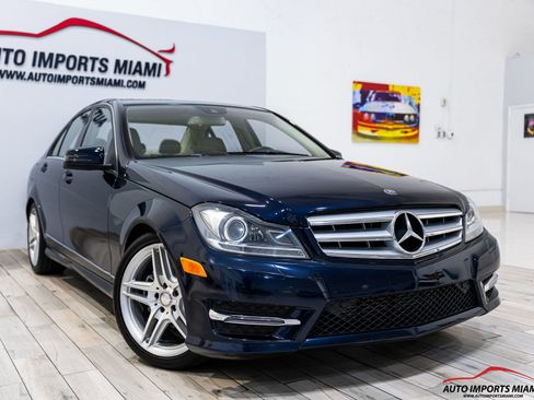 Used 2013 Mercedes-Benz C 250 Sedan image 22