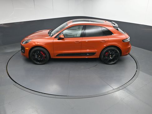 Certified 2022 Porsche Macan GTS image 34