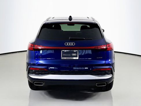 Certified 2025 Audi Q5 2.0T Premium w/ Convenience Package image 10