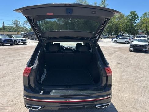 Used 2024 Volkswagen Tiguan SEL R-Line image 7
